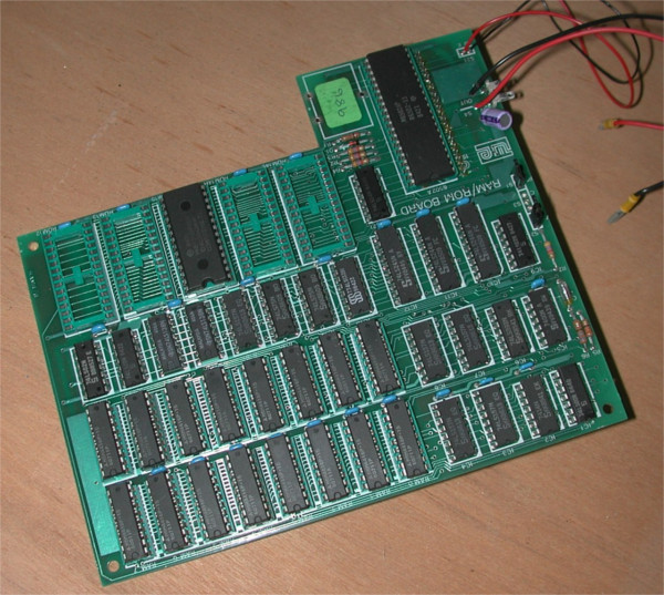 we_rom-ram_board.jpg - 44Kb